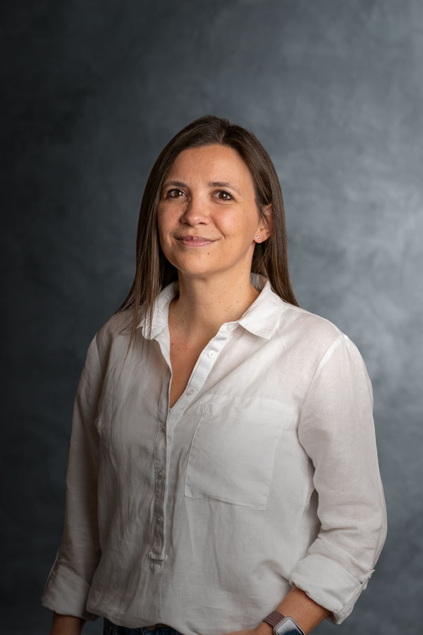 Portraet von Nadine Bachmann, Verwaltung und Organisation bei Rada Bau